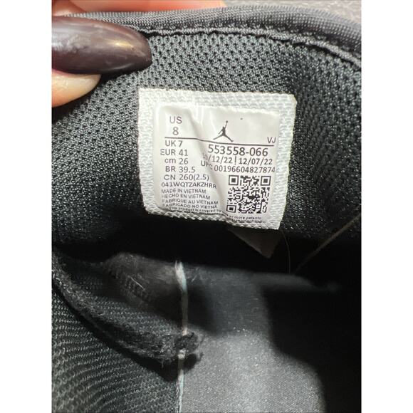 Nike Air Jordan 1 Low Alternate Bred Toe 553558-066 Mens Size 8 - Picture 9 of 9